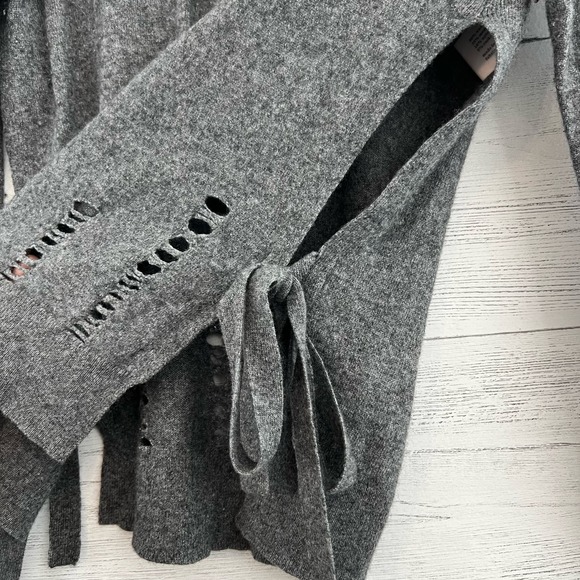 Pam & Gela Gray Destroyed Cashmere Blend Turtleneck Sweater Size S - Picture 8 of 10